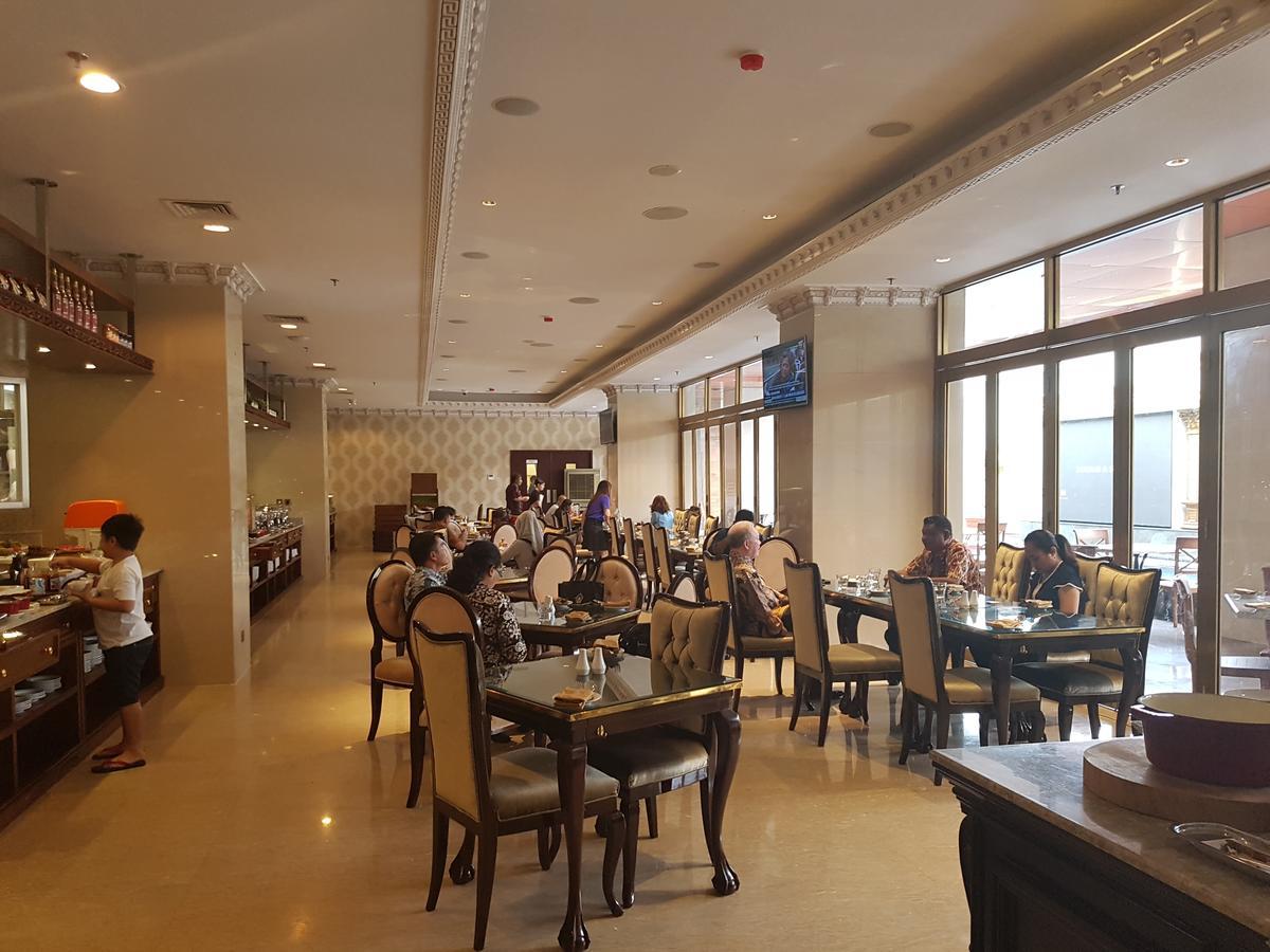 Myko Hotel & Convention Center Макасар Экстерьер фото