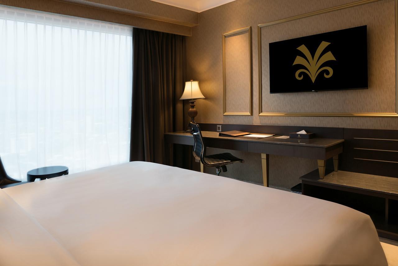 Myko Hotel & Convention Center Макасар Экстерьер фото