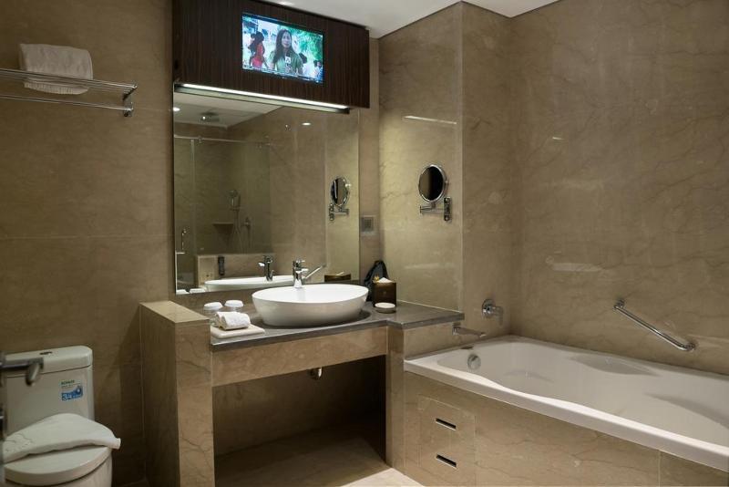 Myko Hotel & Convention Center Макасар Экстерьер фото
